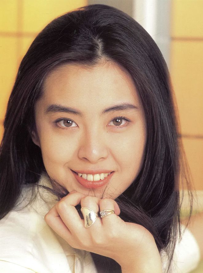 了16年的王祖贤她的钱都是从何而来凯发国际平台不工作不拍戏在温哥华住(图3)