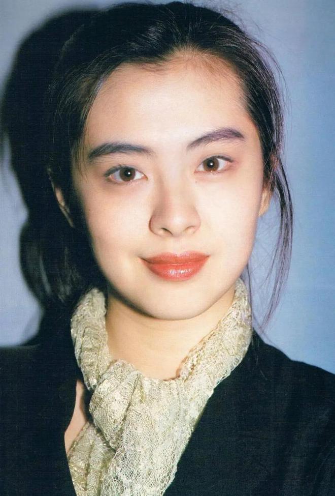 了16年的王祖贤她的钱都是从何而来凯发国际平台不工作不拍戏在温哥华住(图2)