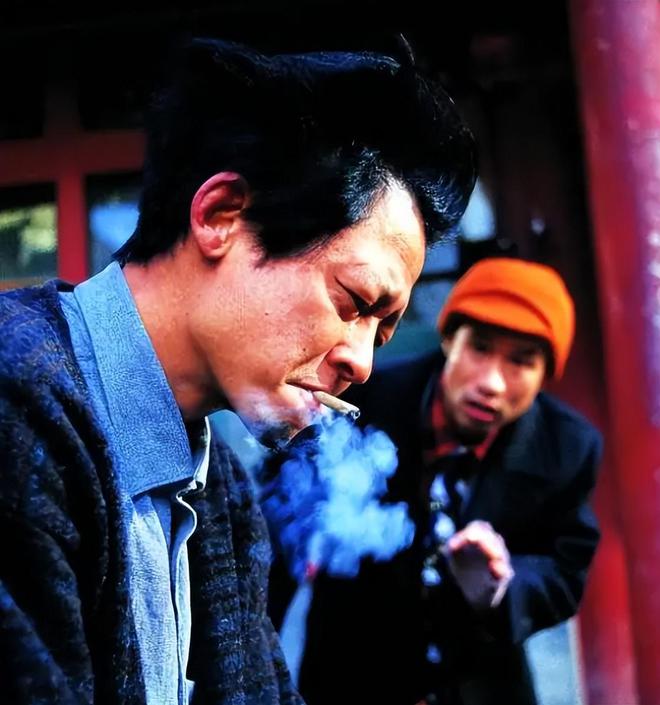 志文一人单挑30多家媒体毫不畏惧！凯发k8震惊娱乐圈的口香糖事件王(图4)