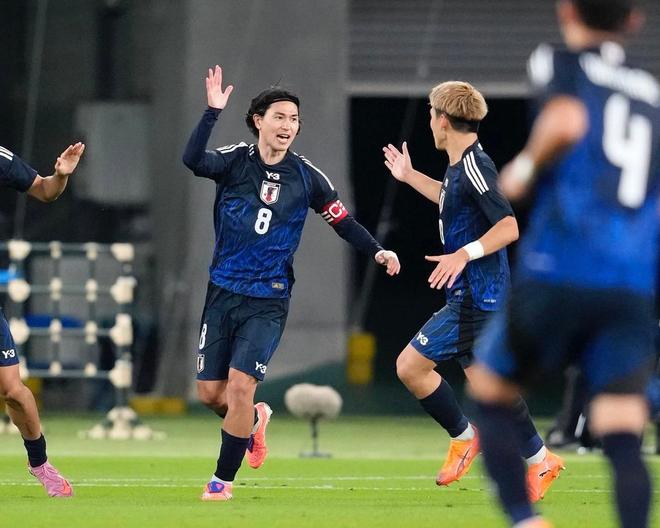 -2逆转巴西终结36年不胜纪录！凯发k8热闻让二追三！日本男足3(图7)